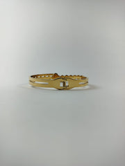 Royal Gold-Tone Floral Stone Bracelet.